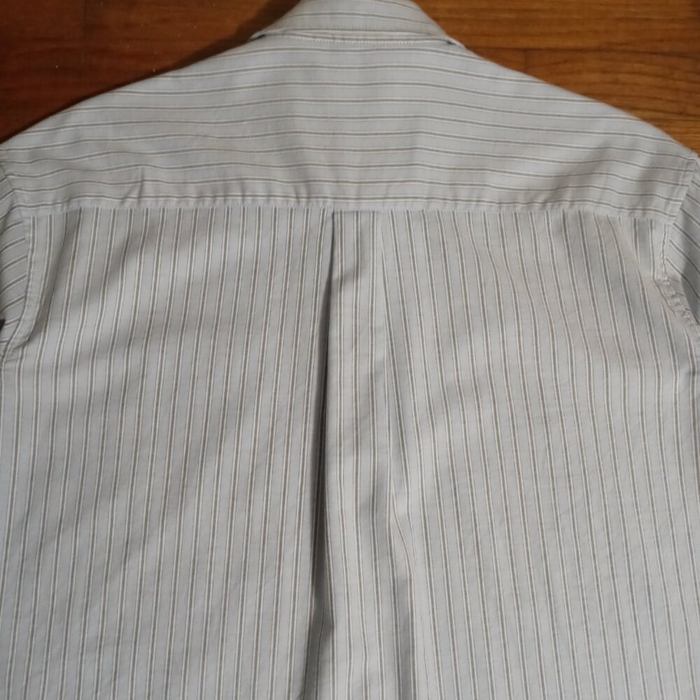 FAHERTY stretch oxford relaxed shirt in mangrove stripe (M) - Picture 11 of 16